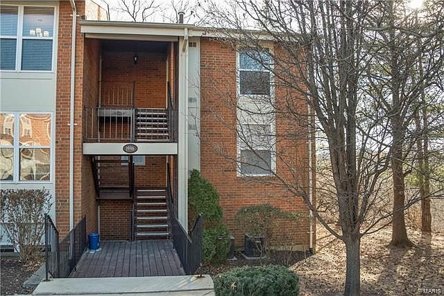 1st image of 1996 Greenglen Dr APT 304