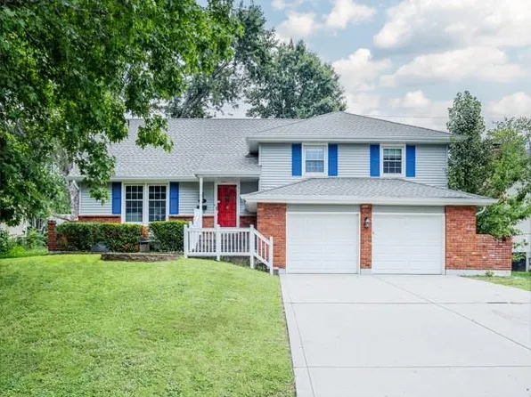 905 SW Savannah Dr, Greenwood, MO 64081