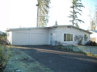 625 NE Roswell Dr, Bremerton, WA 98310
