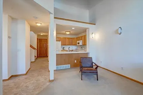 8140 Broadmoor St — Photo 11