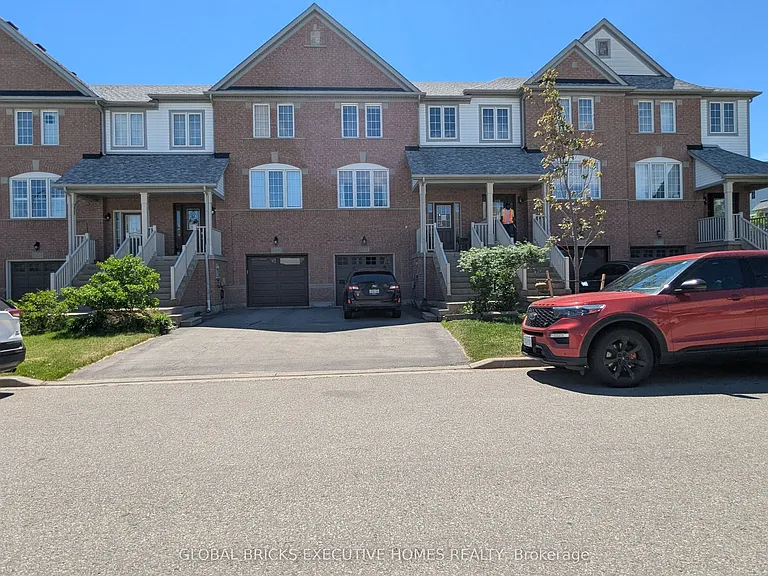 1218 Lamont Cres — Photo 1