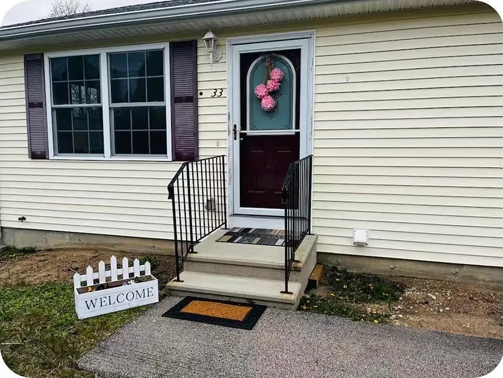 3 bed, 1144 sqft, $1,900 — Photo 2