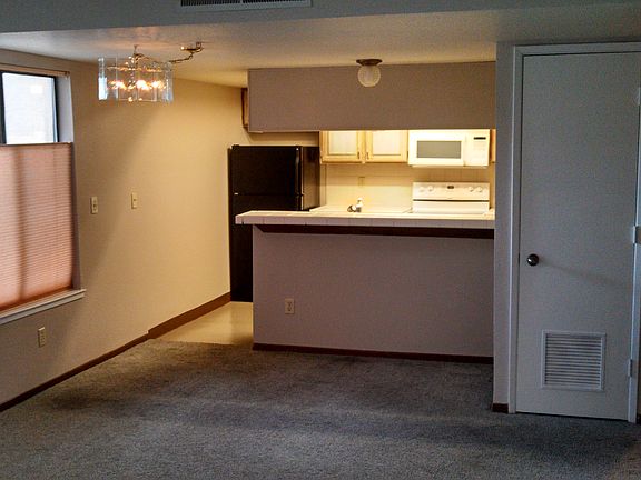 Breakfast bar & Kitchen