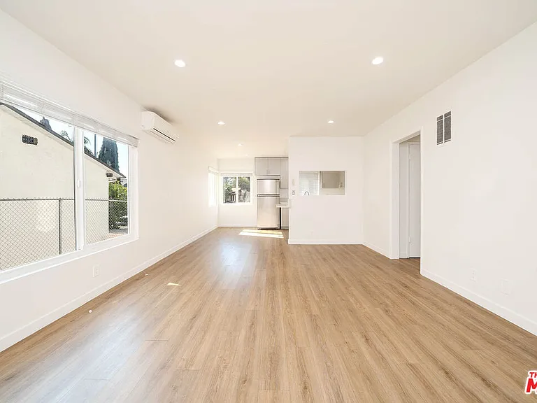 332 S Wilton Pl #1 — Photo 1