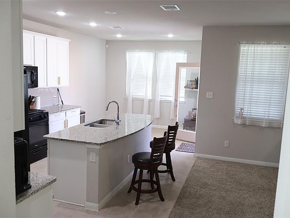 4th image of 11500 Maple Leaf Way
