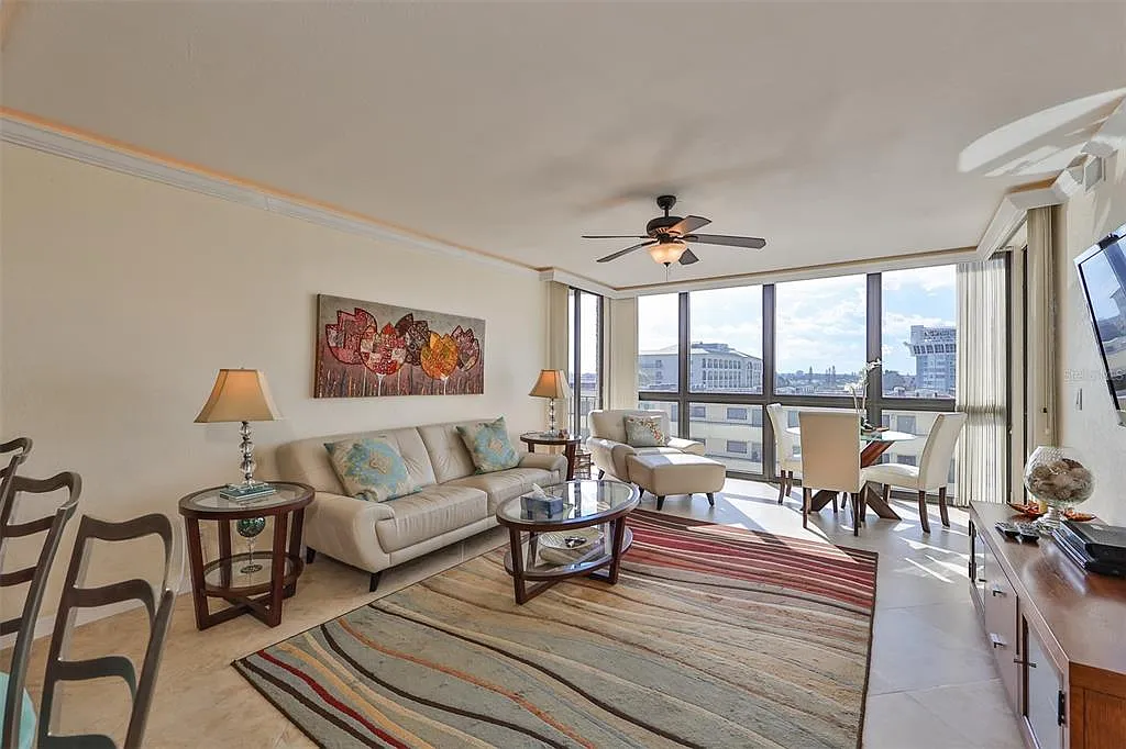 1 bed, 1.0 bath, 800 sqft, $3,800 — Photo 3