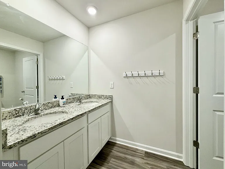 311 Rock Raymond Dr — Photo 28