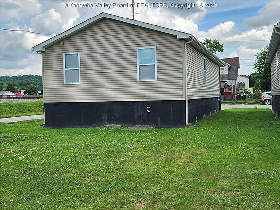 2nd image of 313 32nd St W