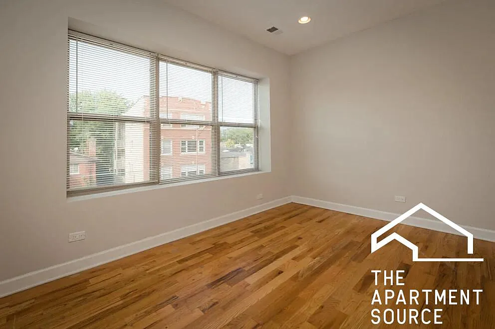 2046 W Touhy Ave — Photo 4