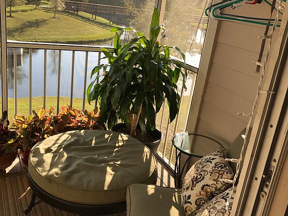 5th image of 136 Reserve 212 Cir