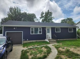 32 Codman St, Brentwood, NY 11717
