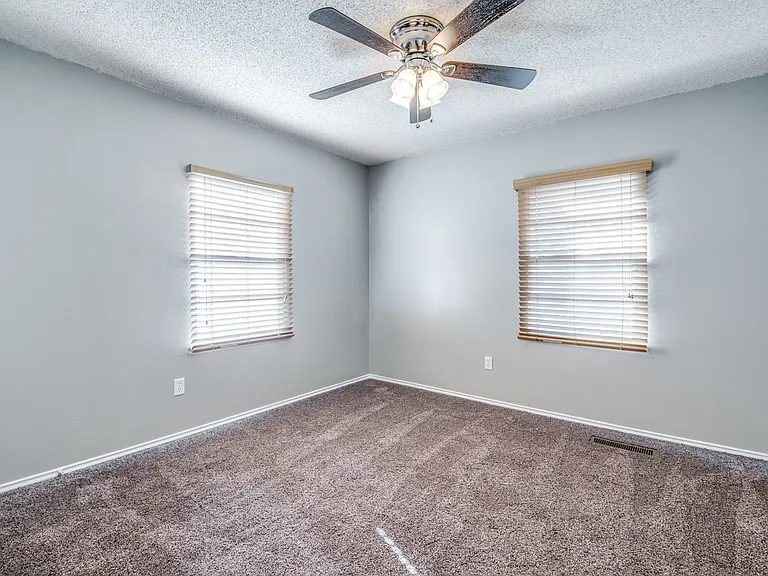 5302 Kenosha Ave — Photo 45