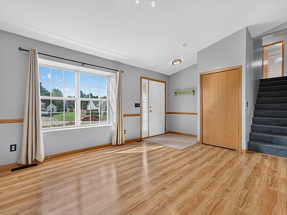 4th image of 408 Brook Linsee Ln