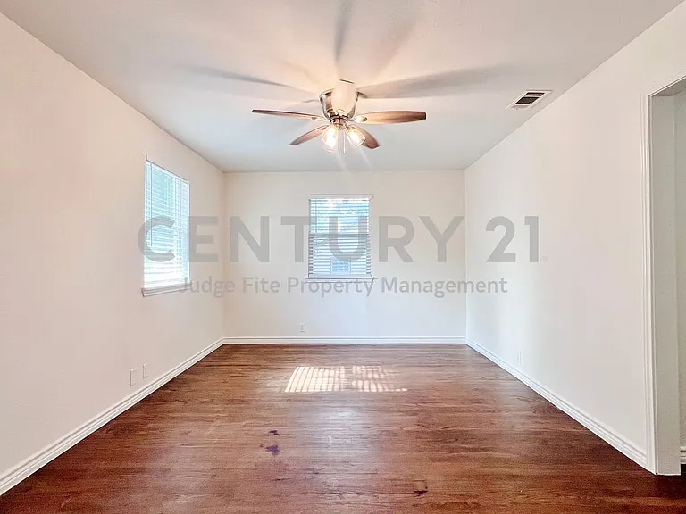 1903 Dryden Dr — Photo 2