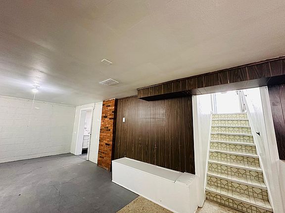 3rd image of 4305 Burger Ave