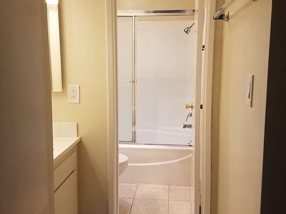 5th image of 6121 Woodman Ave APT 310