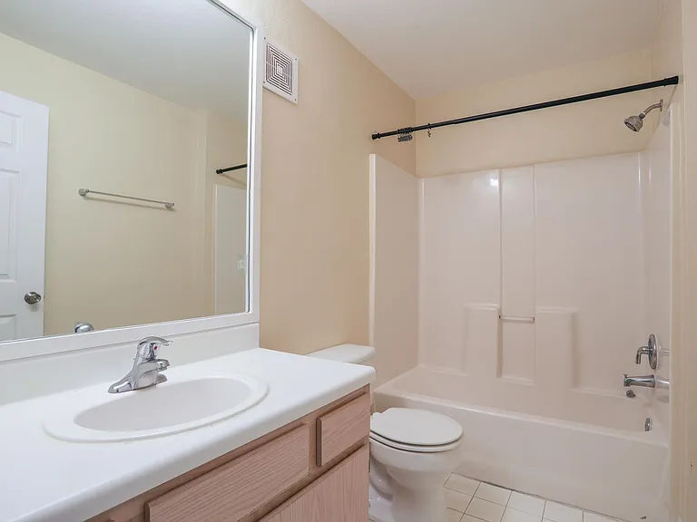 5451 Vineland Rd #2111 — Photo 11