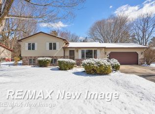 4132 Meadowbrook Dr, Freeland, MI 48623