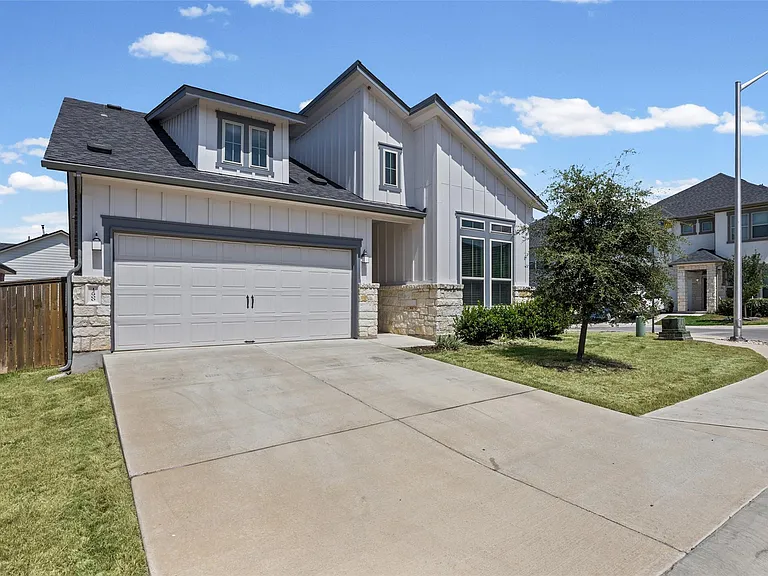 12900 Bloomington Dr — Photo 2