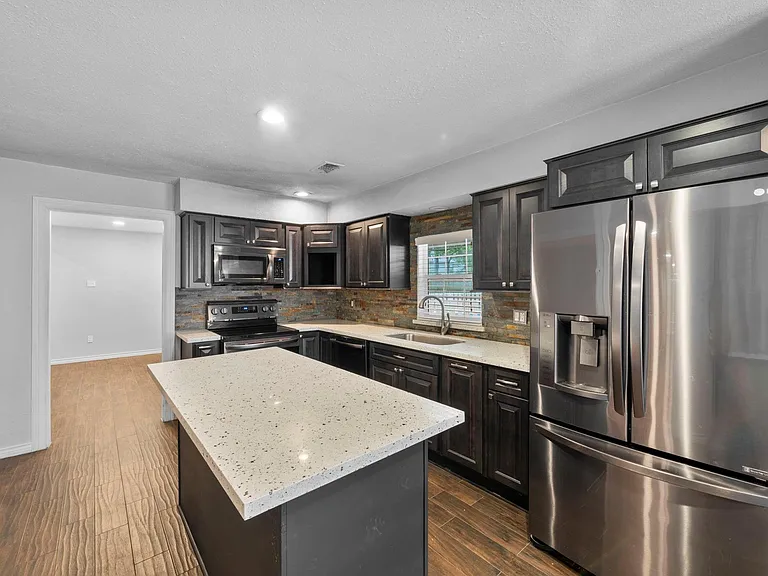 10519 Fawnview Dr — Photo 11