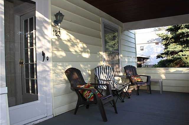 1st image of 123 Adelaide Ave