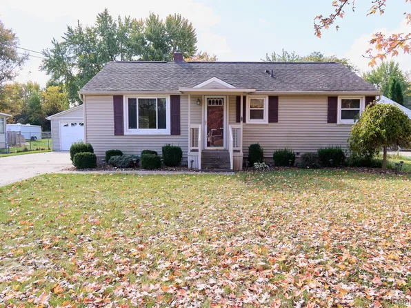 5098 Roberts Dr, Flint, MI 48506