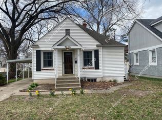 7630 Belleview Ave, Kansas City, MO 64114