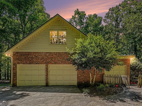 290 Brandon Mill Cir, Fayetteville, GA 30214