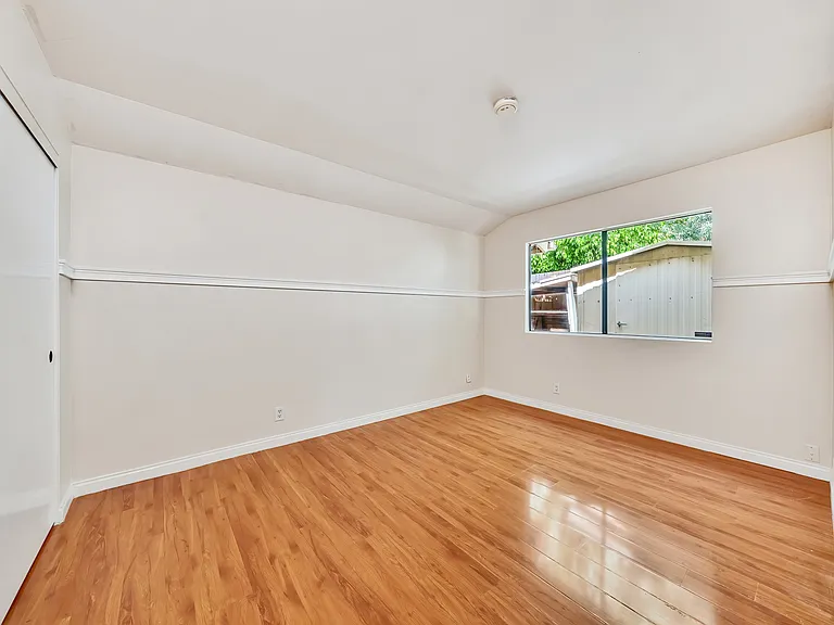 156 Appletree Ave — Photo 24