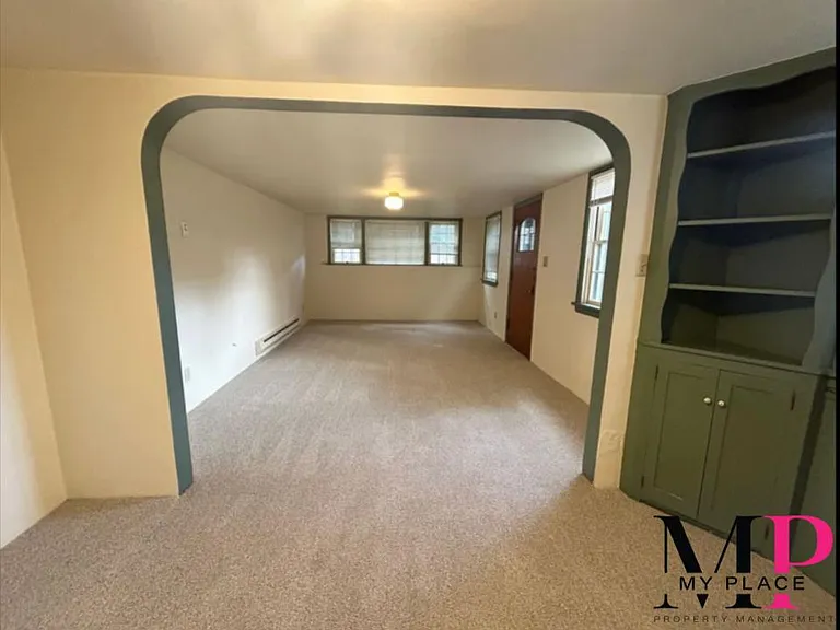 110 N Avenue B Ave — Photo 3