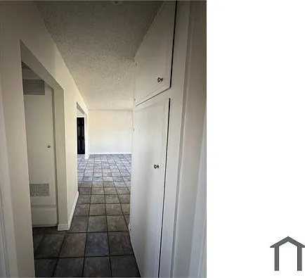 536 W Century Blvd #2 — Photo 7