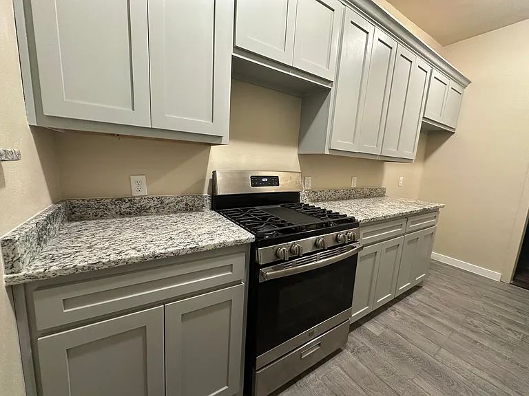 5208 E Side Ave #1 — Photo 8