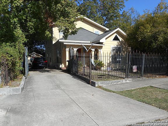 3rd image of 637 E Evergreen St