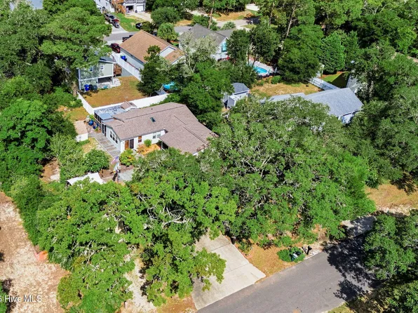 315 NE 40th Street, Oak Island, NC 28465