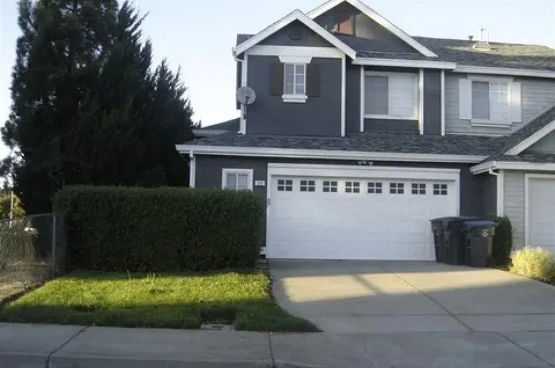 3 bed, 2.5 bath, 1158 sqft, $2,800 — Photo 1