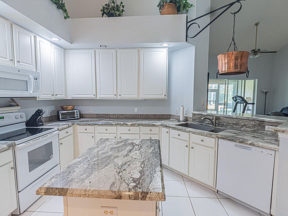 4th image of 1580 SW Harbour Isles Circle #73