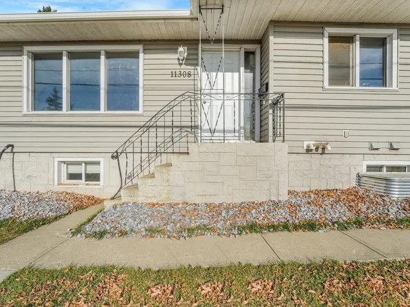 11308 129th Ave NW, Edmonton, AB T5E 0L8