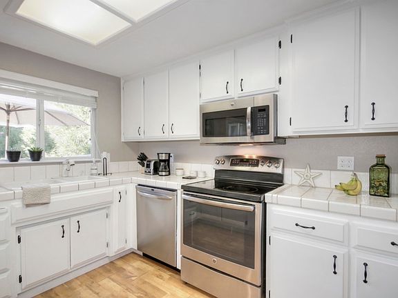 5th image of 7627 Walnut Dr