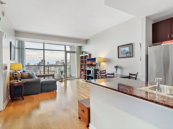 3rd image of 303 W Ohio St APT 2508