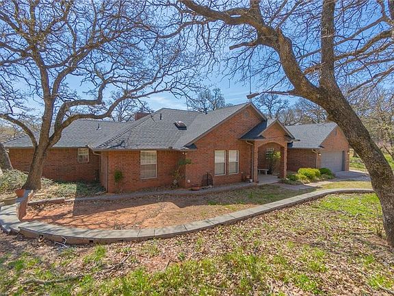 2nd image of 3015 Tulip Cir