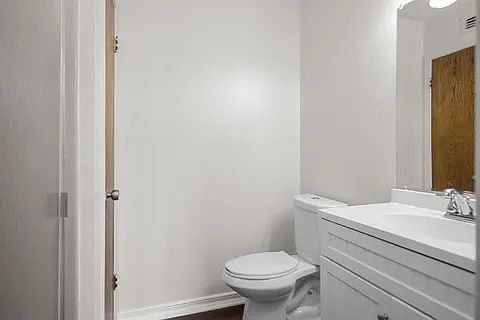 2nd image of 131 Rosewood Dr APT 6