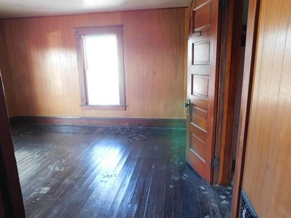 5th image of 1106 Hall St