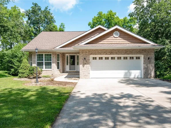 119 Lakeside Dr, Bethalto, IL 62010