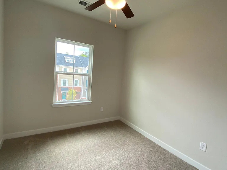 316 Crofton Village Ter — Photo 37