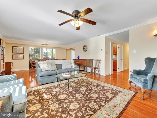 930 Montgomery Ave APT T2, Bryn Mawr, PA 19010