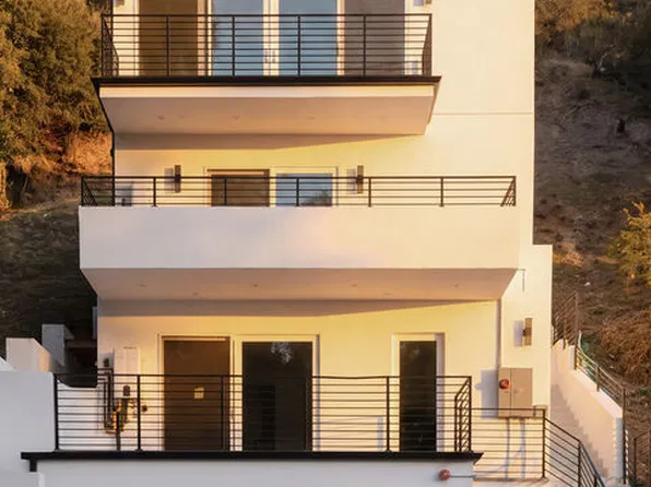 9810 Portola Dr, Beverly Hills, CA 90210