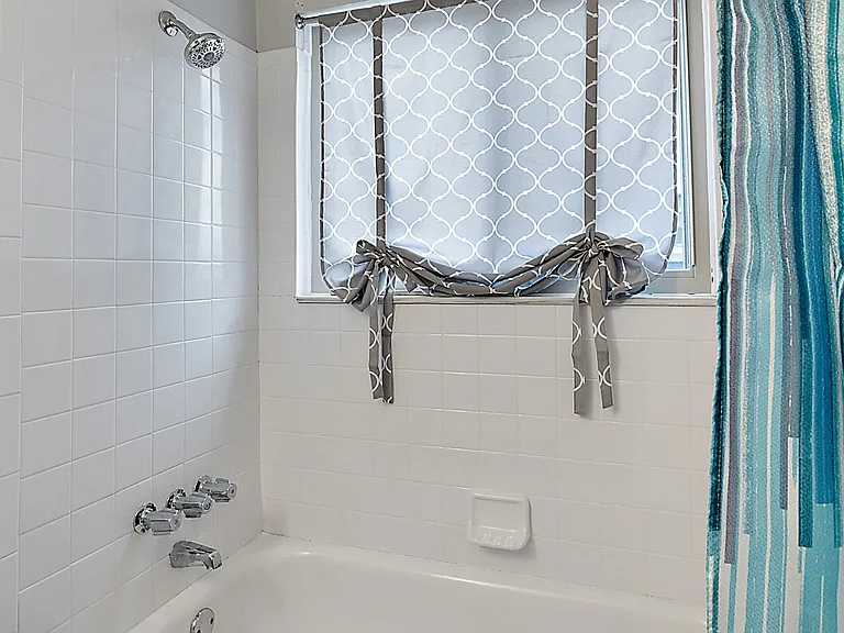 Arbor Haus Apartments - Ann Arbor, MI — Photo 23