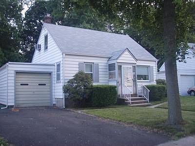1st image of 13-14 Sunnyside Dr