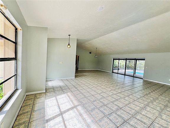 4th image of 1499 SE Port Saint Lucie Blvd