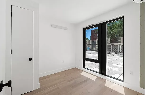 Rented by REAL New York | media 21